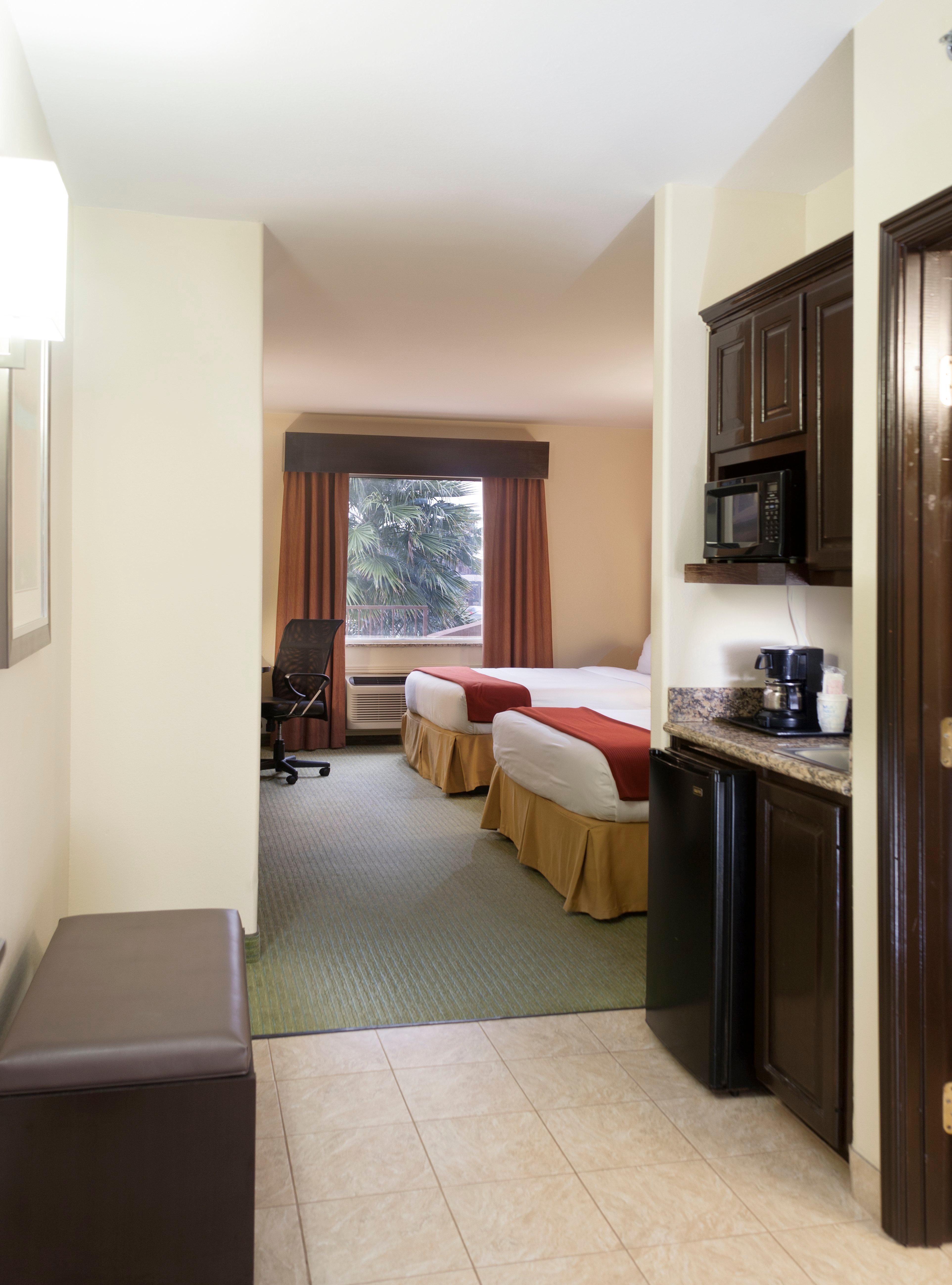 Holiday Inn Express Hotel And Suites Brownsville By Ihg Exterior foto
