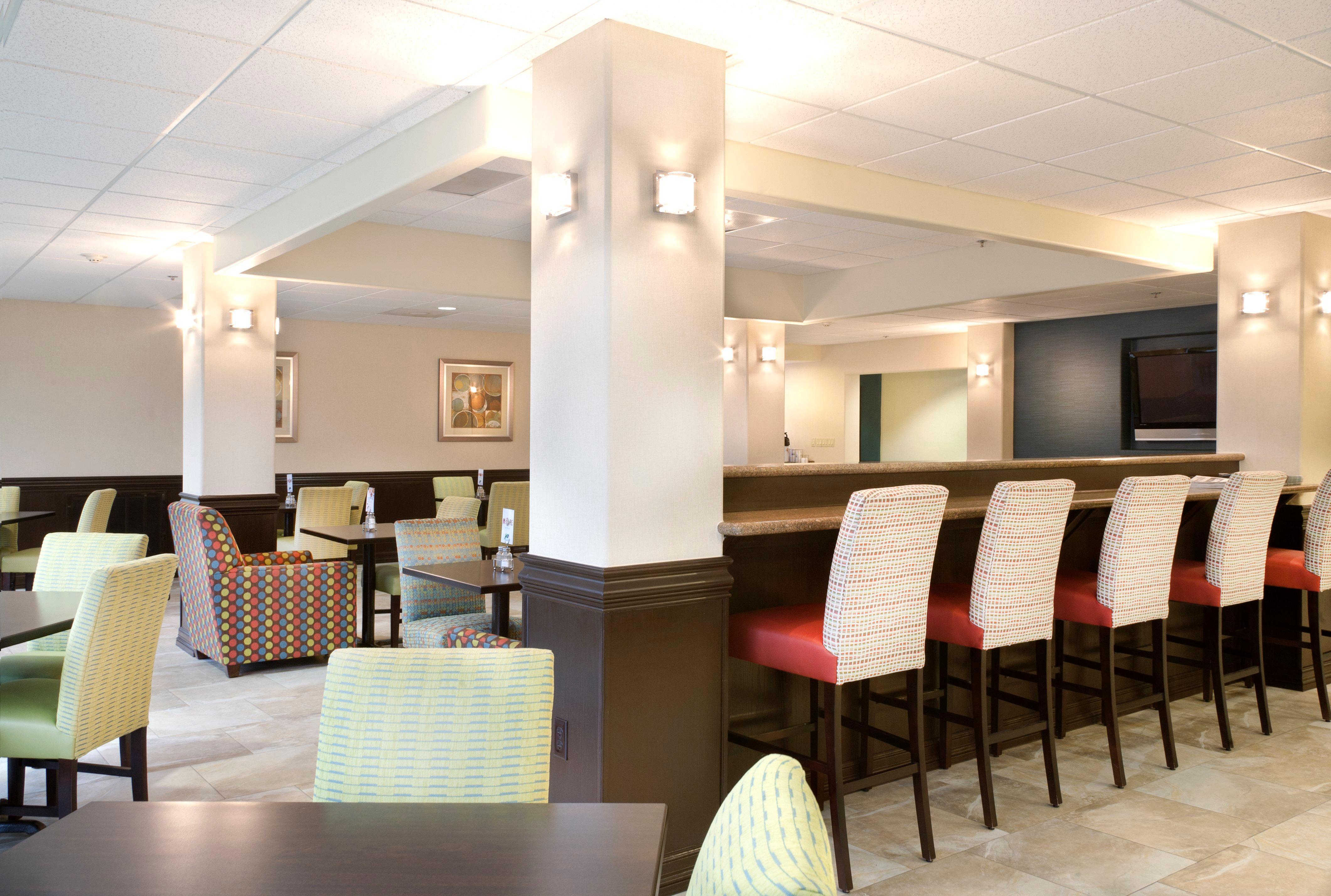 Holiday Inn Express Hotel And Suites Brownsville By Ihg Exterior foto