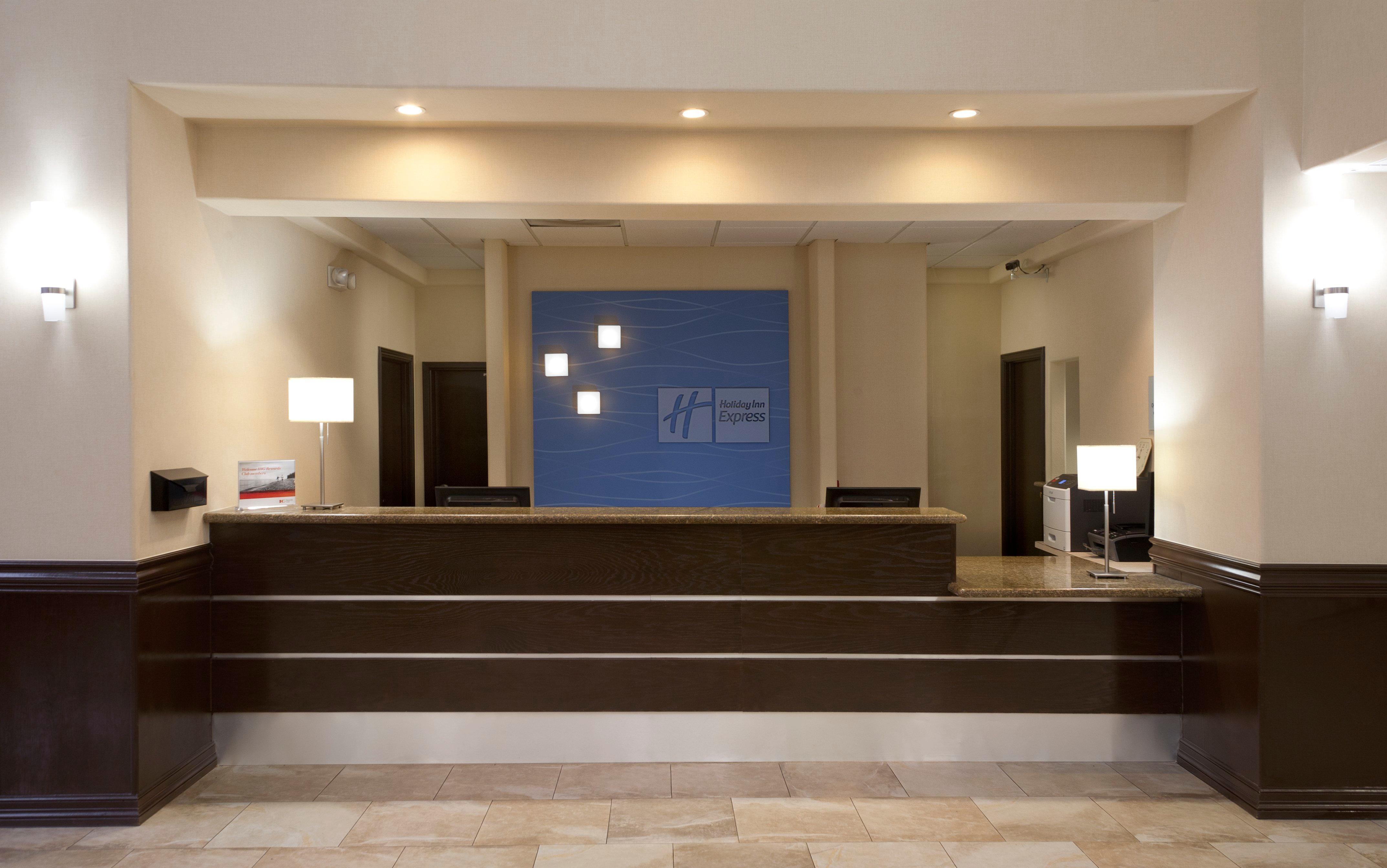 Holiday Inn Express Hotel And Suites Brownsville By Ihg Exterior foto