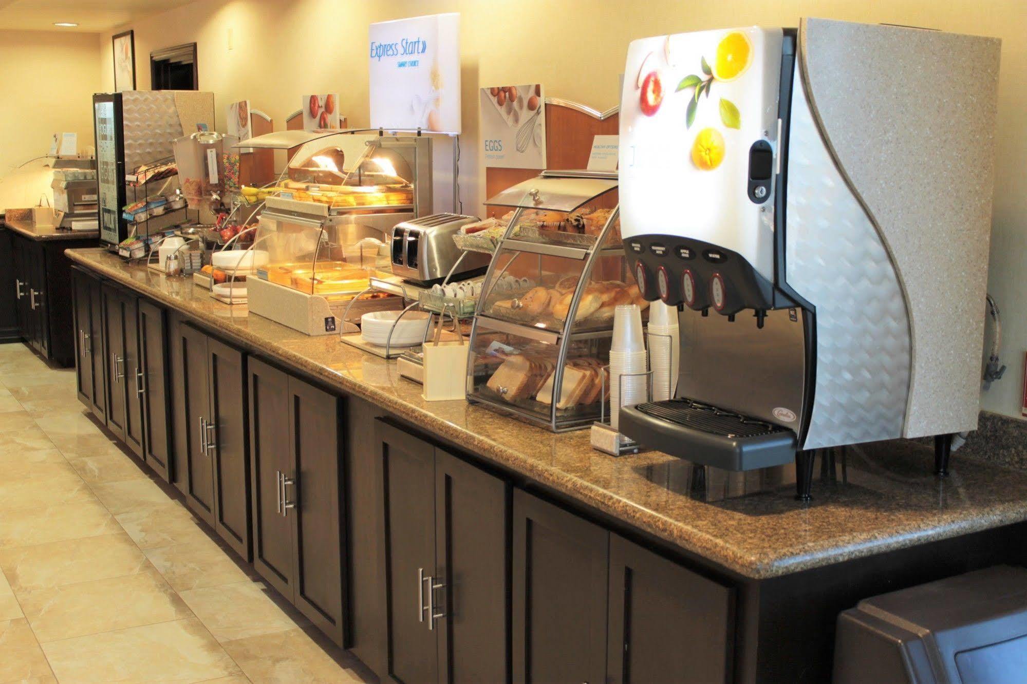 Holiday Inn Express Hotel And Suites Brownsville By Ihg Exterior foto