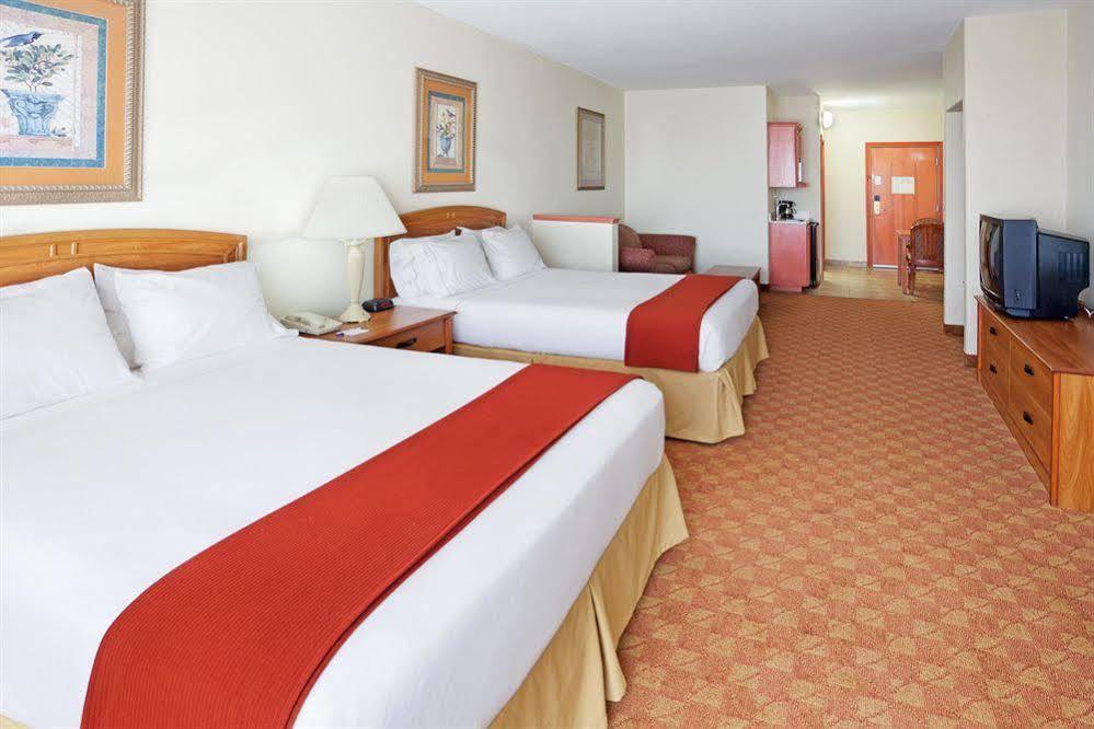 Holiday Inn Express Hotel And Suites Brownsville By Ihg Exterior foto